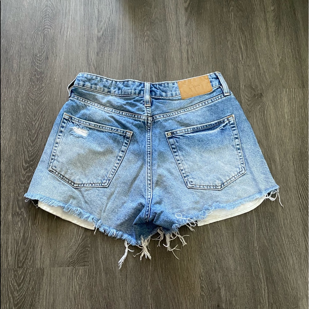 H&M high waisted vintage shorts - Picture 3 of 3